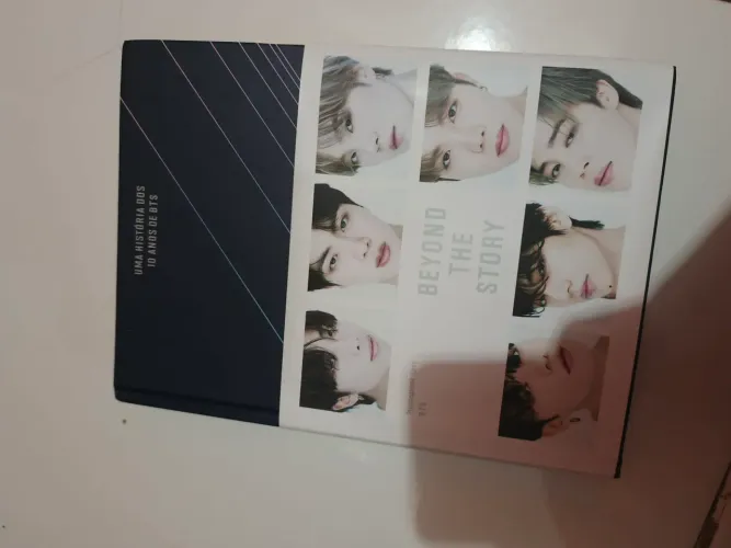 LIVRO 10 ANOS BTS OFC (com photocards fan Made de brinde)