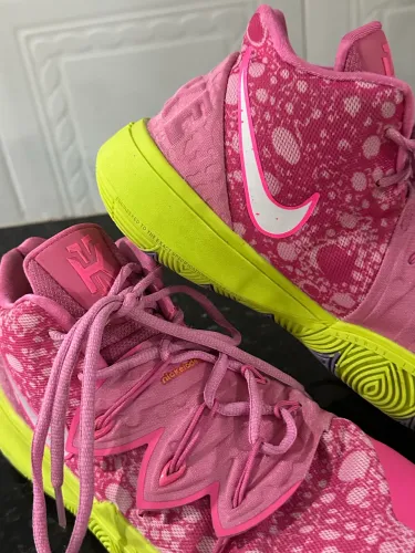 Tênis Nike Kyrie 5 Patrick Star rosa - Bob Espoja