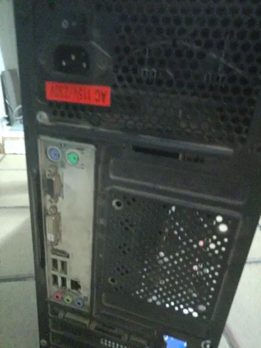Gabinete *Gamer*, (está com problema na placa)
