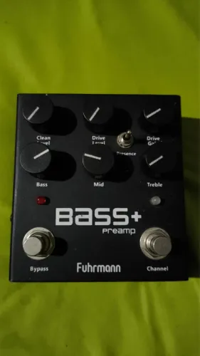 Pedal pré ampli de contra baixo Furhmann