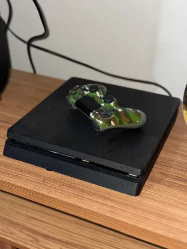 Ps4 1TB de armamento em bom estado
