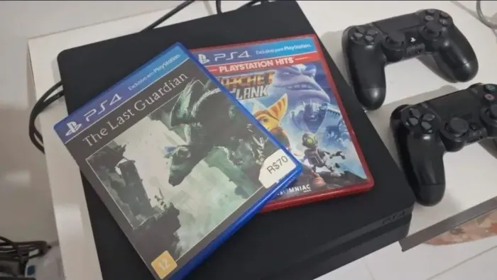 Vendo PlayStation 04 -- HD 500GB JOGOS