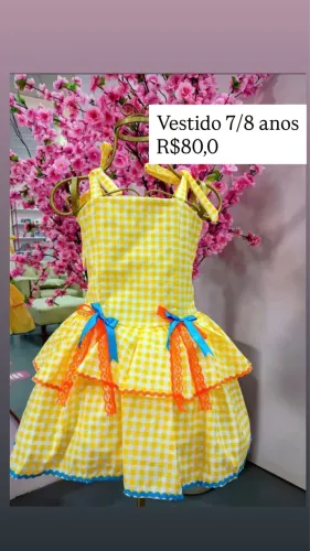 Vestido infantil 7/8 anos, pouco usado. Pequeno defeito com fácil conserto. R$ 80.