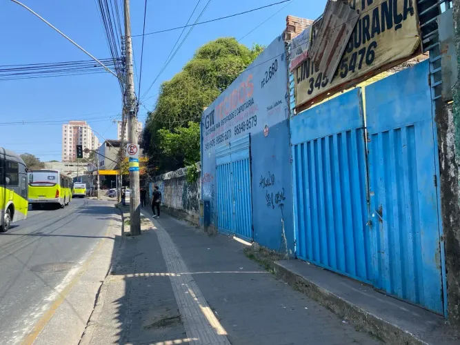 lote 748 metros Av Vilarinho