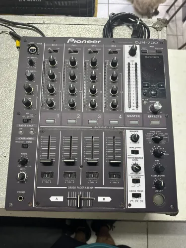 Mixer DJM-700 Pioneer