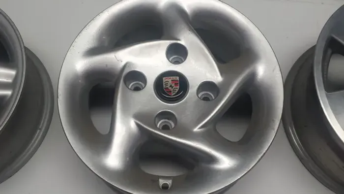 Roda aro 14 Porsche Prata Volkswagen Brasília 4x130 novas 