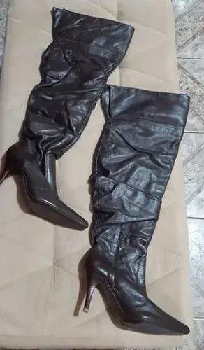 Bota de couro 34