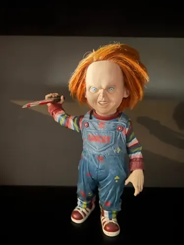boneco chucky - o brinquedo assassino - 32 cm - 2002