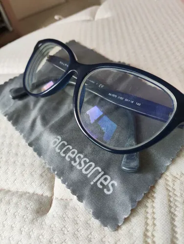 Armação de óculos.