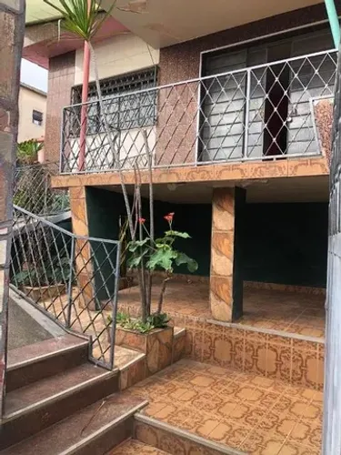 Casa 4 qtos, suíte, em lote de 360 metros, a poucos metros da Receita Federal, eldorado