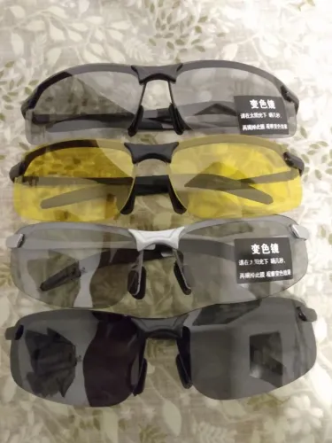 Óculos de Sol com Lentes que Mudam de Cor