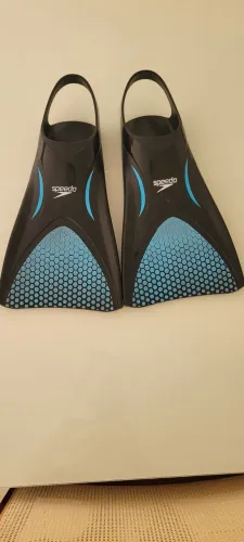 PÉ DE PATO SPEEDO -TAM G.