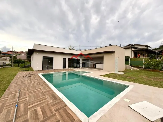 Casa nova à venda em condomínio fechado no Horizonte Azul II, em Itupeva/SP.
