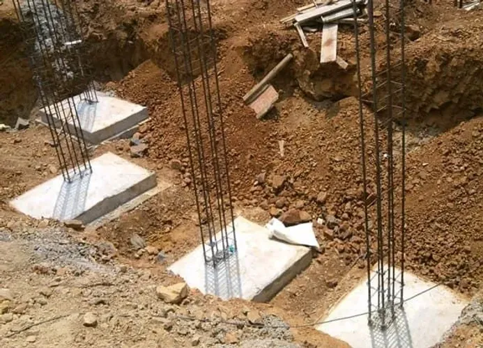 Projetos de estruturas e fundaçoes, e tambem execuçao e acompanhamento