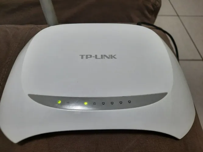 Roteador modem ADSL2+ TP-Link TD-W8901N de 150 Mbps