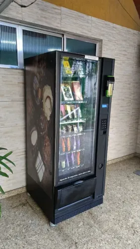 VENDING MACHINE Máquina de venda automática