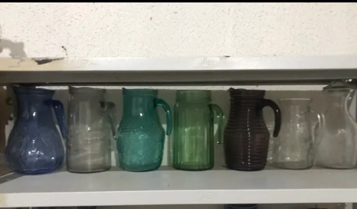 Poncheiras/jarras de louça antigas grandes