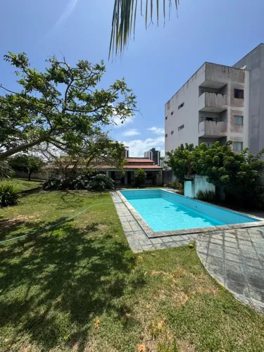 Casa Exclusiva em Nova Parnamirim - 3 Terrenos, Amplitude e Conforto