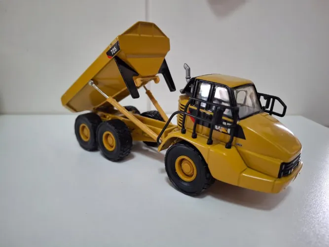 Miniatura caminhão Cartepilar modelo 725
