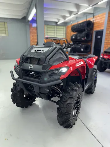Quadriciclo Can am XMR 700