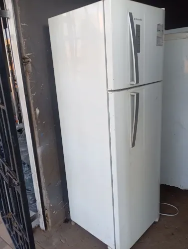 Geladeira Frost Free Electrolux 