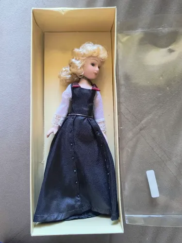 Boneca Colecionável Damas de Época  planeta de agostini