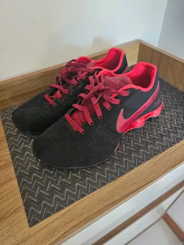 Tênis Nike Sportswear Shox Deliver Preto C/Vermelho - Tamanho 41