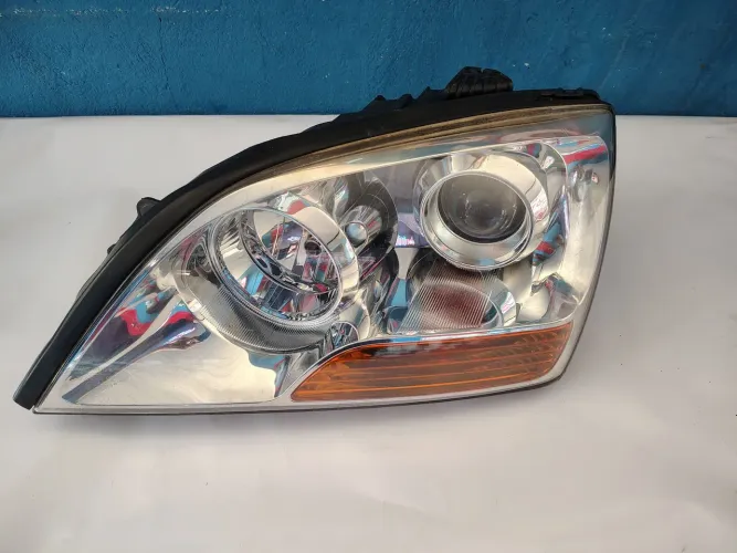 Farol Dianteiro Kia Sorento ano 2006 A 2008 original em perfeito estado 