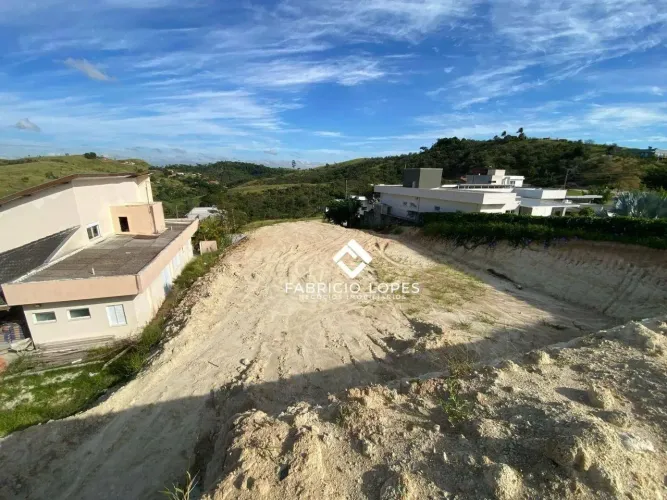 Lindo Terreno à venda, 1049 m² - Condomínio Parque Vale dos Lagos - Jacareí/SP