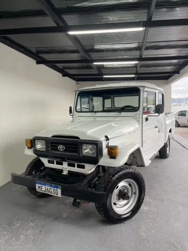 Toyota Bandeirante 14B 4x4 Diesel 2000
