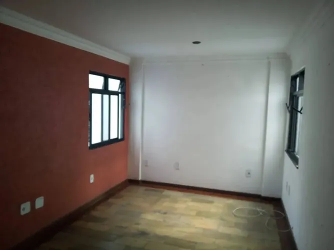 Apartamento de 2 Quartos com Garagem no Centro