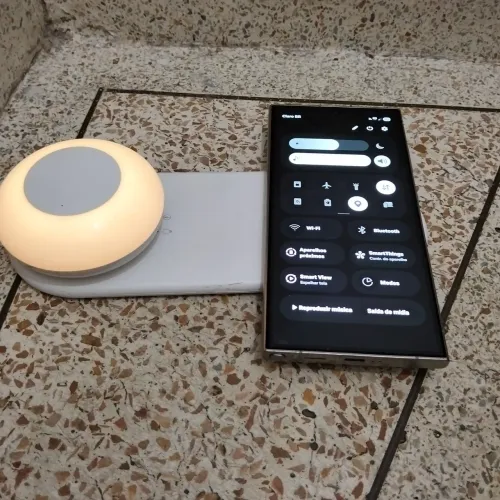 Lâmpada de Mesa de Led com Carregamento por indução Yamamura