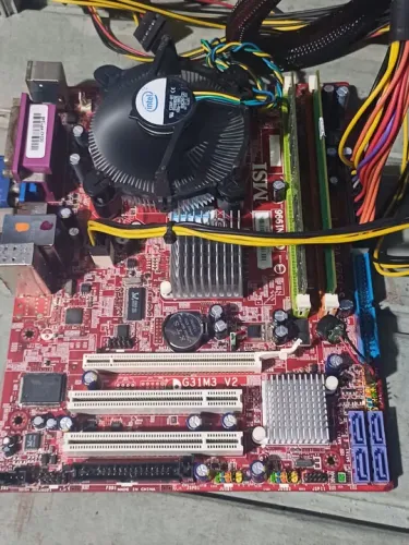 Kit placa mãe ddr2 completa,placa aceita processador quad core