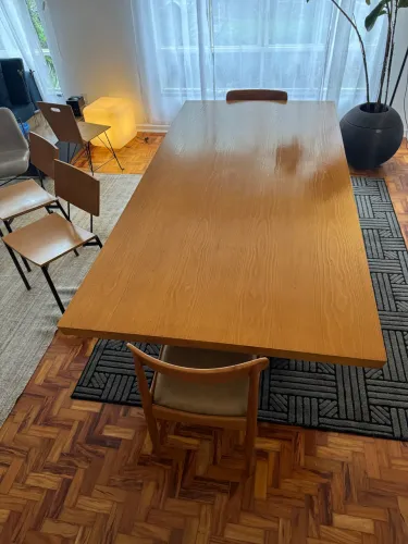Mesa de Jantar Artefacto 