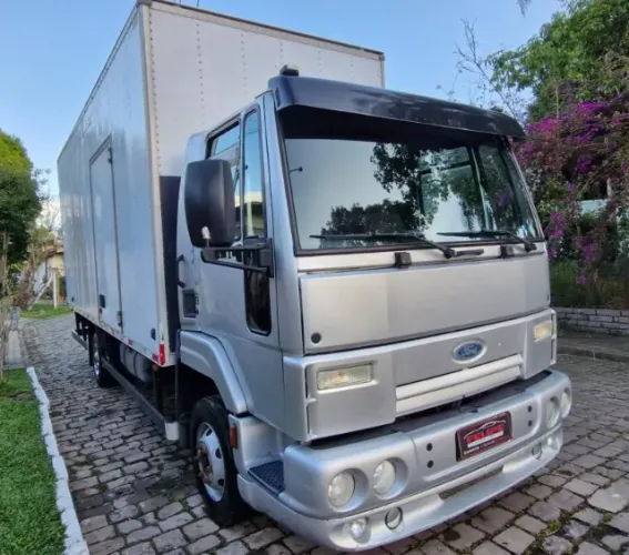 Ford cargo 815, Bau 6,30 mts, baixo KM