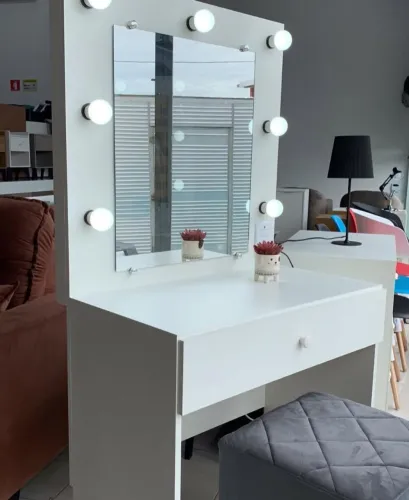 Camarim com banqueta redonda gratis /nova