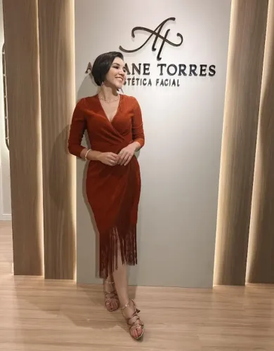 Vestido de festa marrom franjas