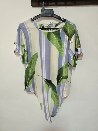 Blusa listrada com folhas - Rovitex - Tam M