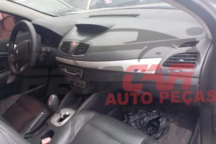 TEMOS PEÇAS PARA ESSA SUCATA! RENAULT FLUENCE AUTOMATICO 2.0 16V ANO 2011