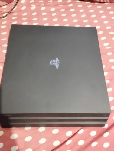 PS4 pro 1tb na caixa