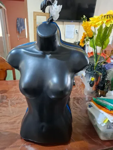 Cabides busto feminino