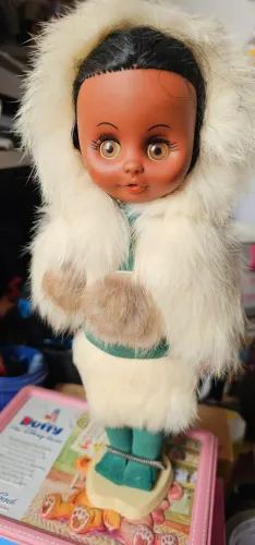 Boneca negra Índia Canada colecionável