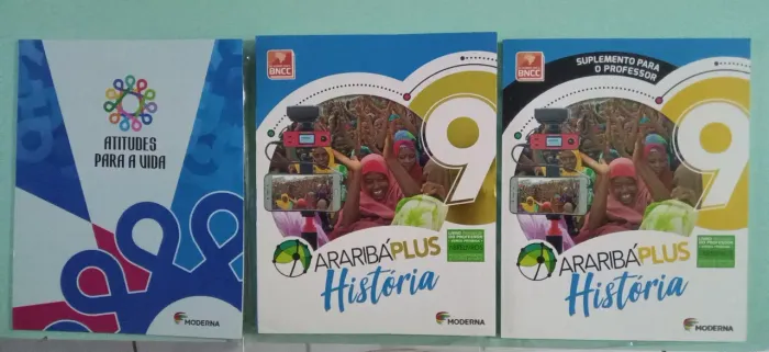 Livro Didático 9º Ano Araribá Plus História e Atitudes para a Vida