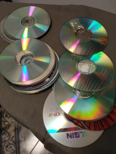 60 Midias de DVD e  CD Gravadas p/ Artesanato/Descoração