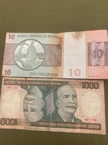 Duas cédulas antigas