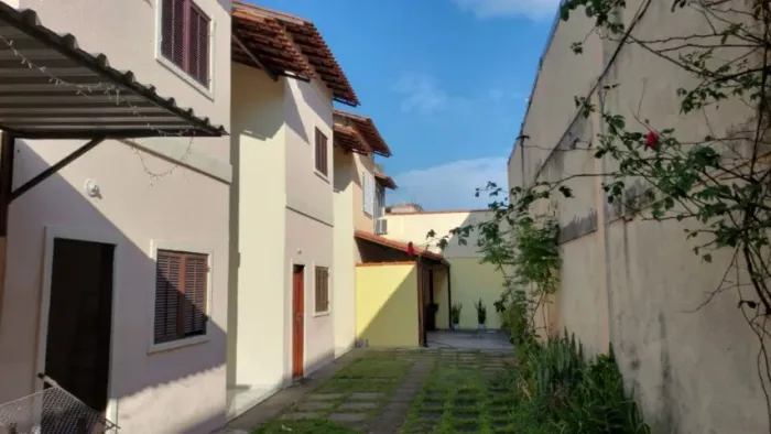 Casa de dois andares no bairro Santo Elias - Mesquita.