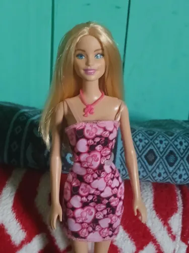 Boneca Barbie Loira com Vestido Rosa