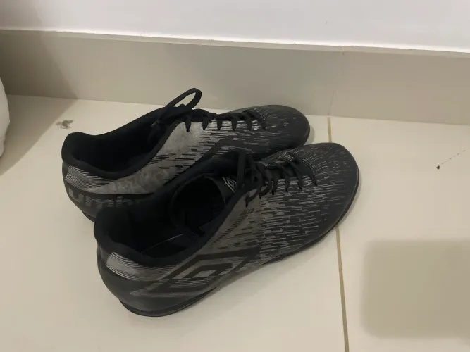 Chuteira Umbro TAM 41