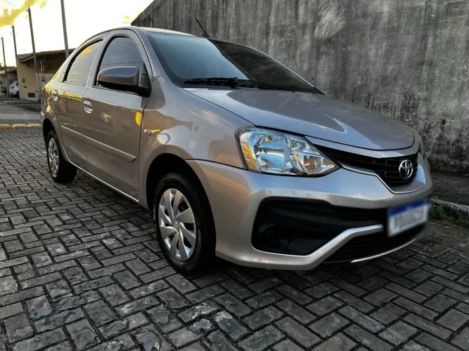 Vendo / Troco Etios Sedan X Automático 