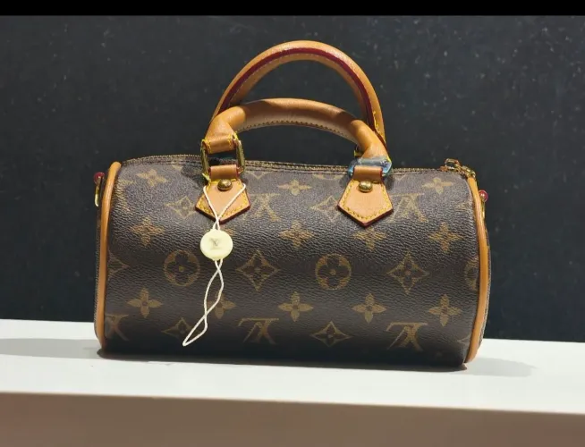 Mini Bolsa Louis Vuitton (PRIMEIRA LINHA) Italiana.